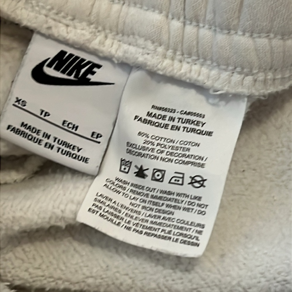 Nike Project U*phoria Embroidered Flower‎ Patch Shorts White Multicolor XS fun - Picture 14 of 15